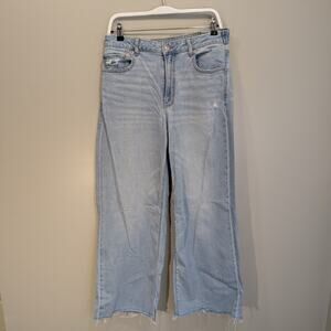 American Eagle Wide Leg Jean Frayed Hem Light Wash Baggy Slouchy - Size 8